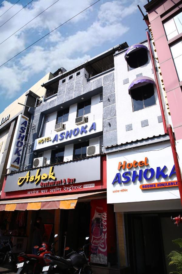 Hotel Ashoka Mire Ngoại thất bức ảnh