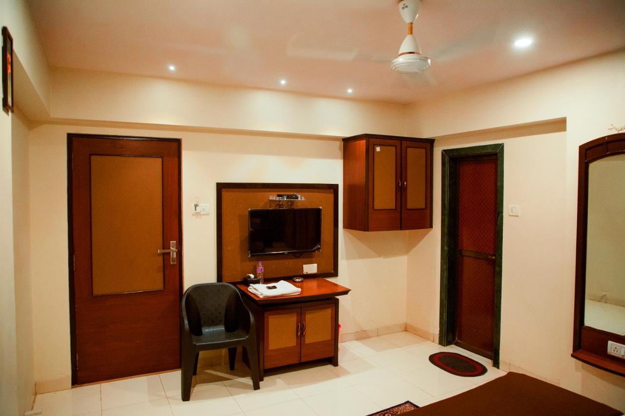 Hotel Ashoka Mire Ngoại thất bức ảnh