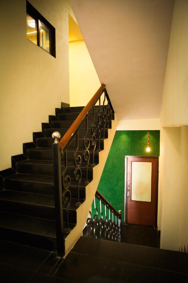 Hotel Ashoka Mire Ngoại thất bức ảnh