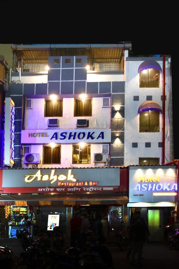 Hotel Ashoka Mire Ngoại thất bức ảnh